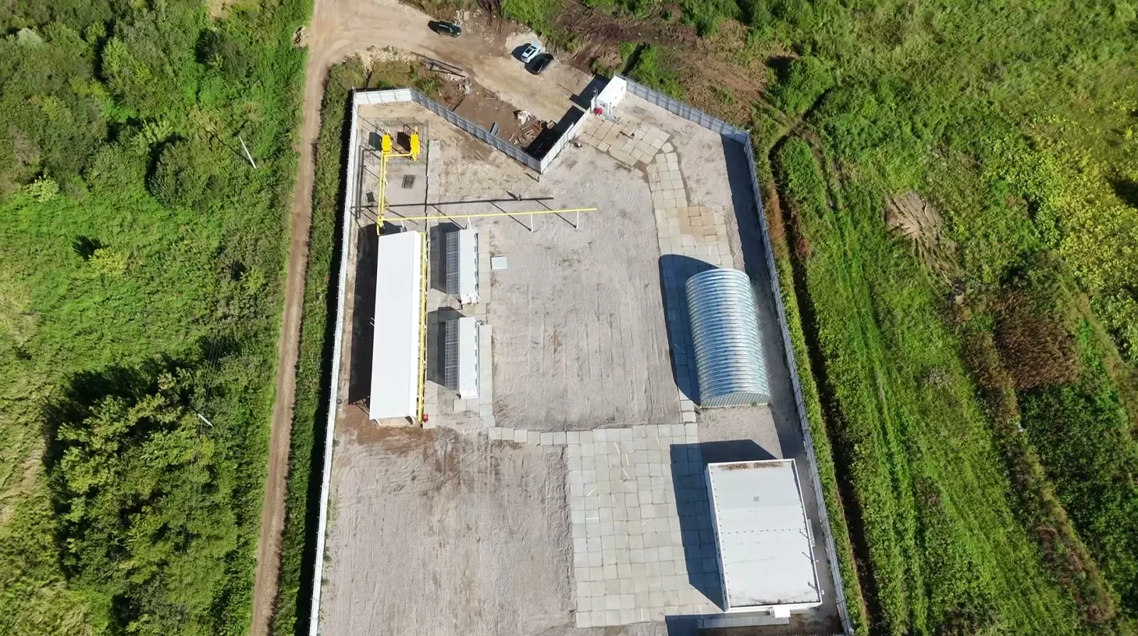 Аэропанорама площадки NODA — ангары для майнинга, линия газовой генерации и административный блок на участке 3,2 Га